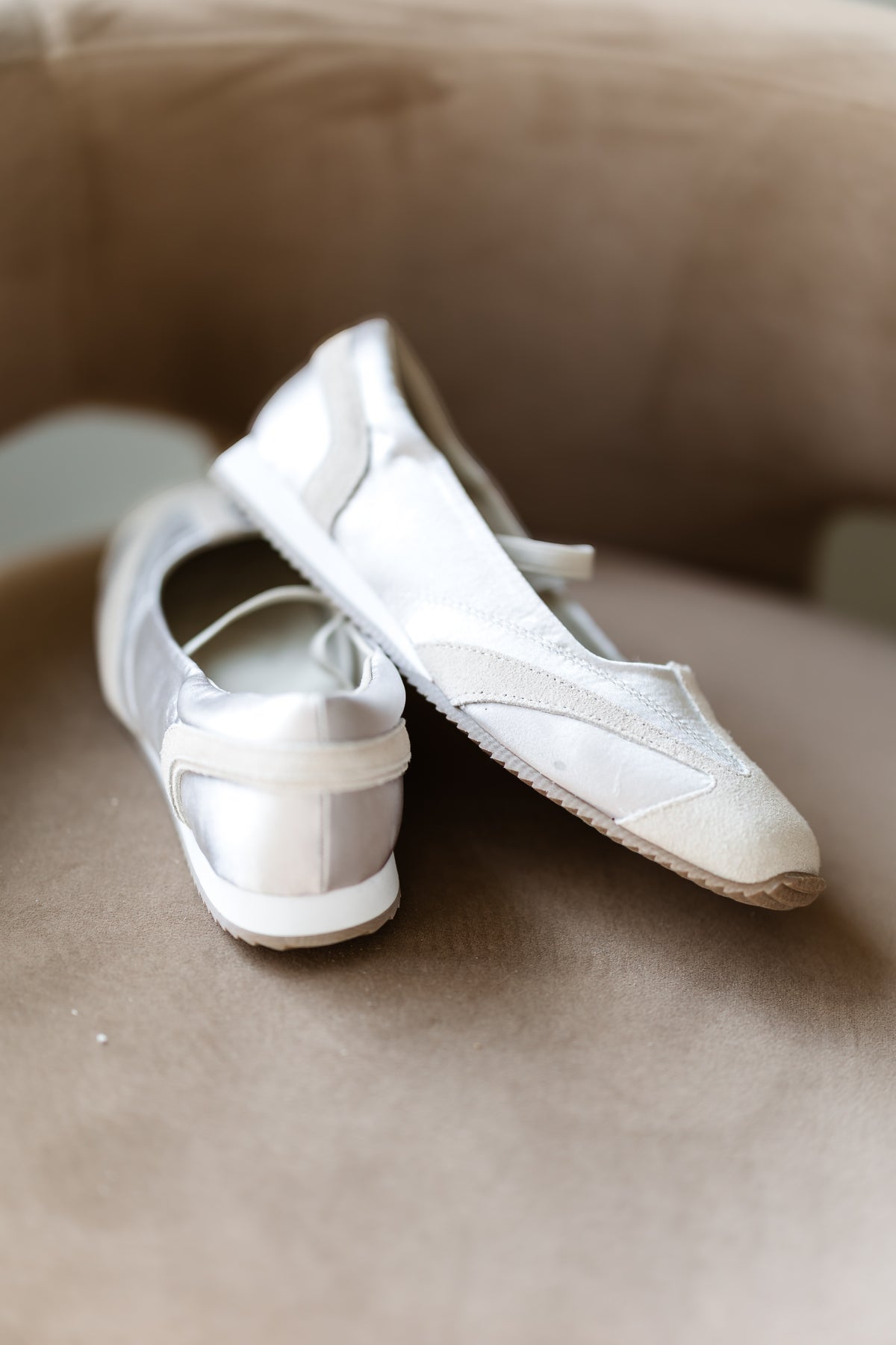 MIA: Via Flat - Champagne/Cream