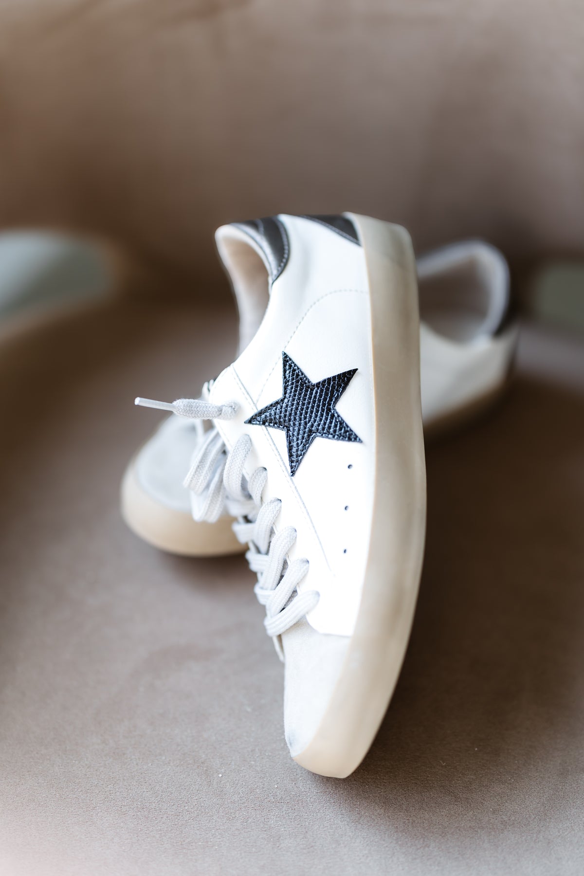ShuShop: Paula Sneaker - Black Lizard
