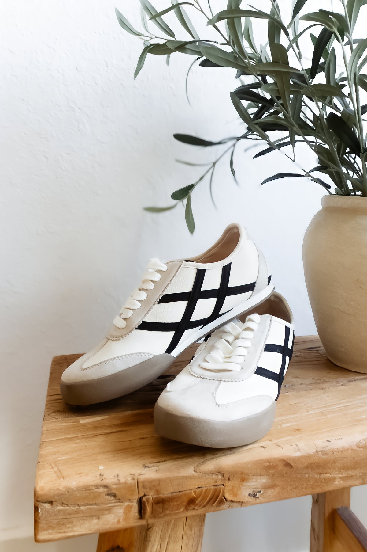 ShuShop: Polly Sneaker - Off White