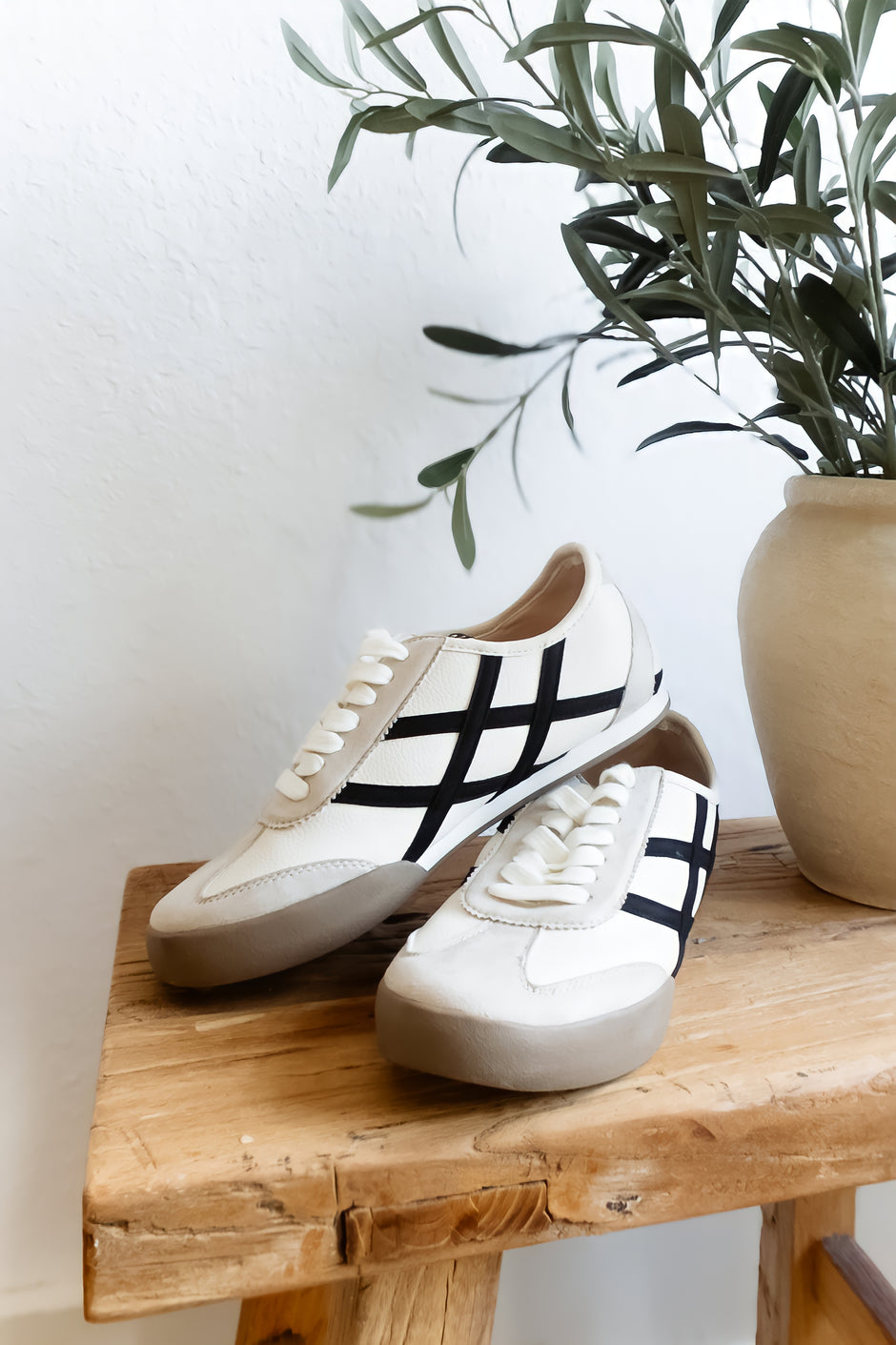 ShuShop: Polly Sneaker - Off White