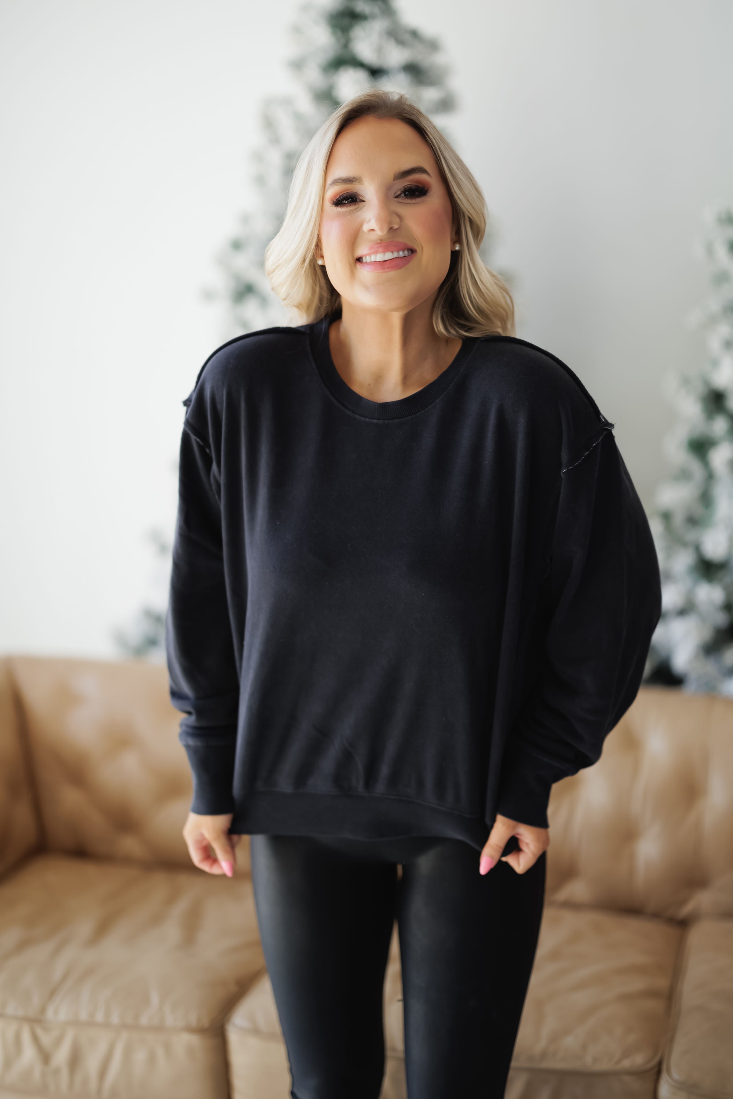 Willa Pullover-Black