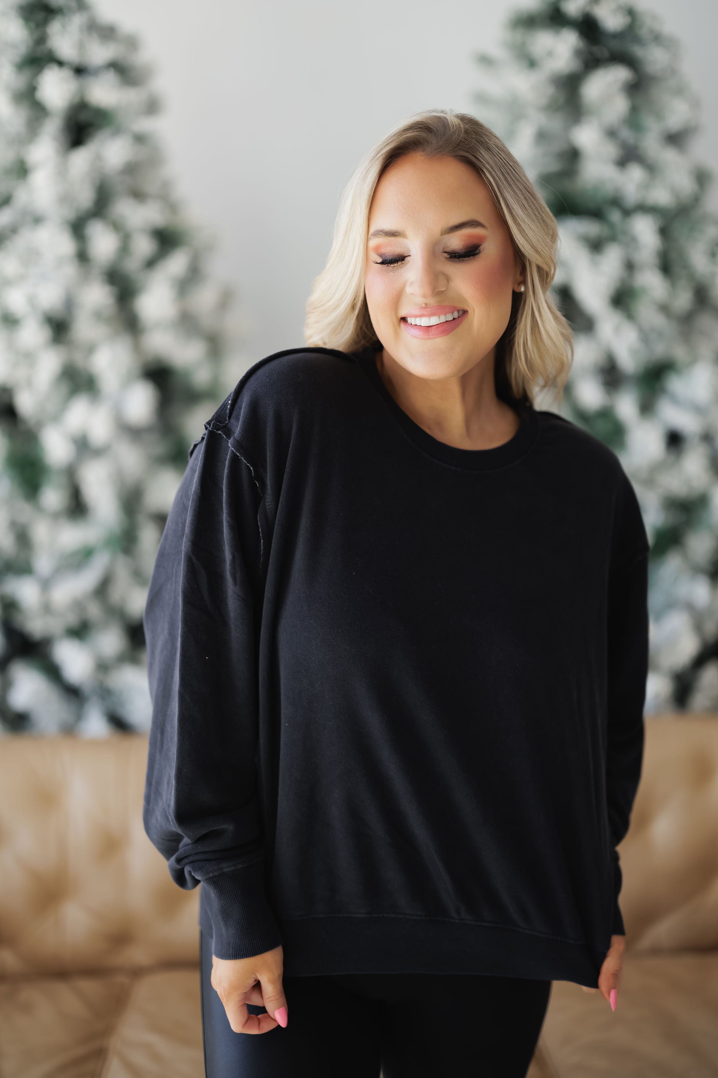 Willa Pullover-Black