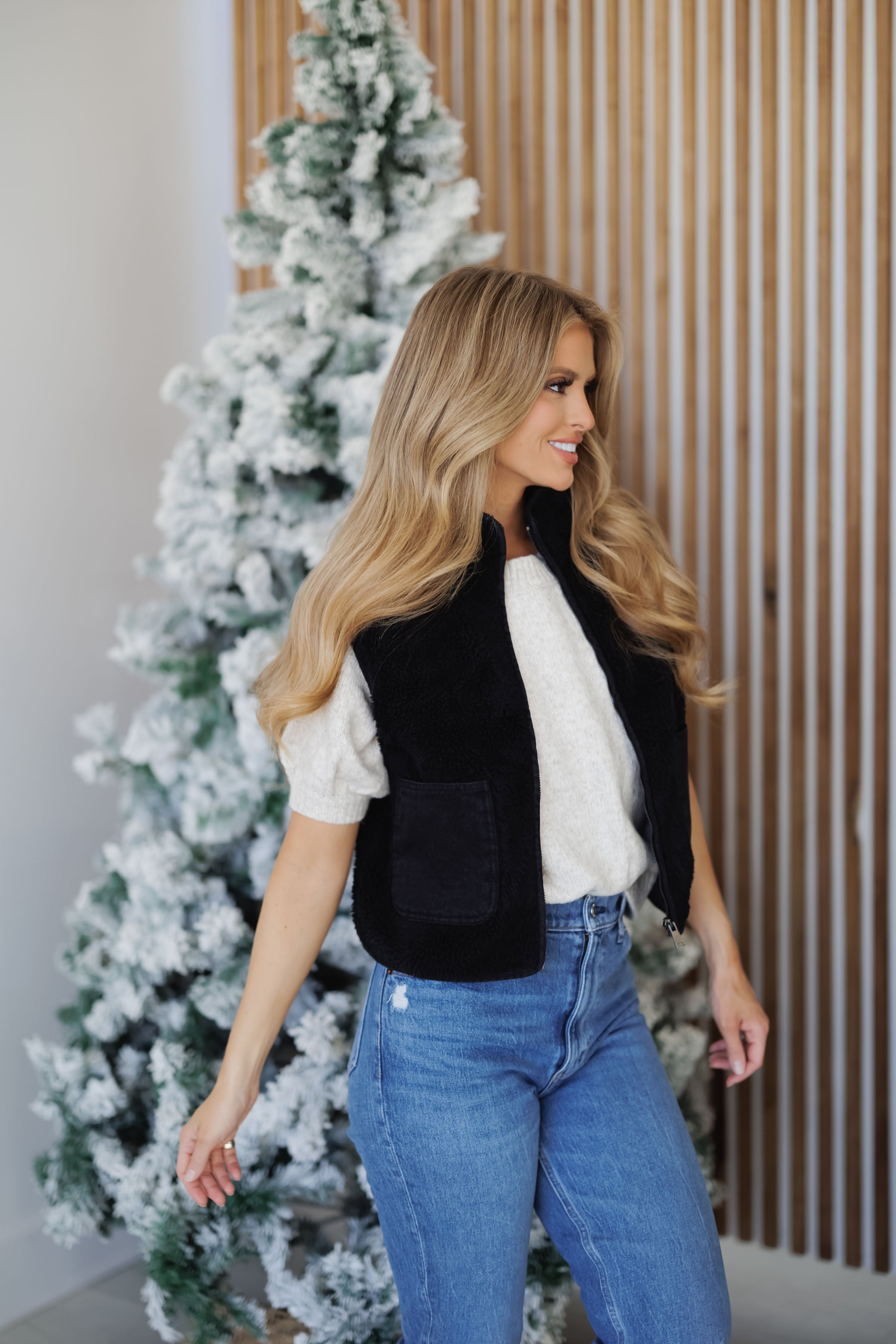 Noel Cozy Vest- Black