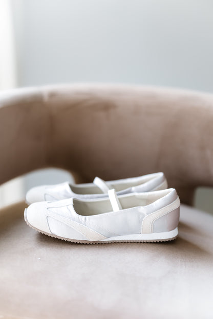 MIA: Via Flat - Champagne/Cream