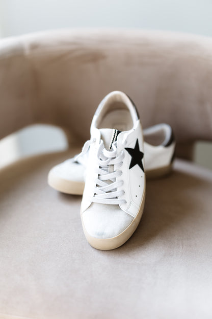 ShuShop: Paula Sneaker - Black Lizard