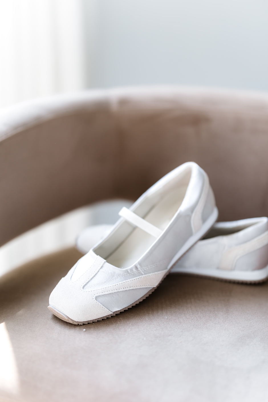 MIA: Via Flat - Champagne/Cream