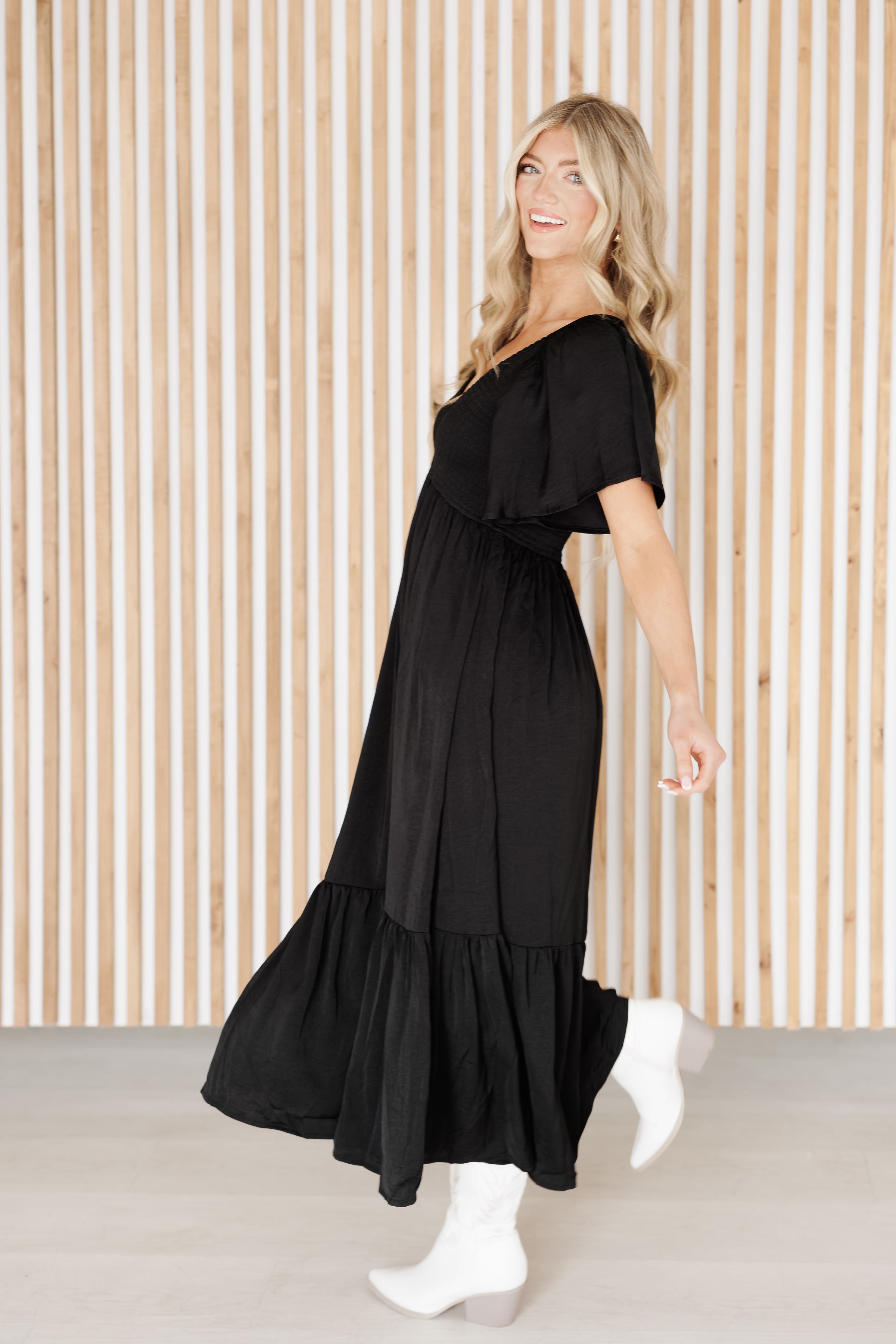 Caitlyn Midi Dress-Black