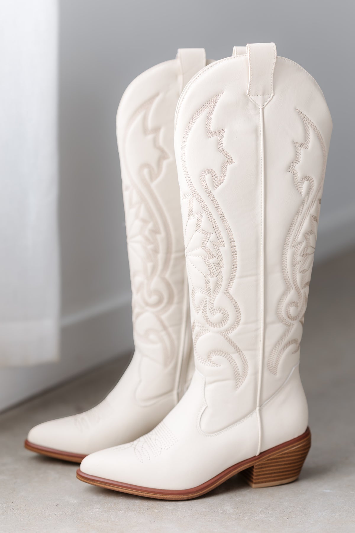 MIA: Kolt Western Boot - Ivory