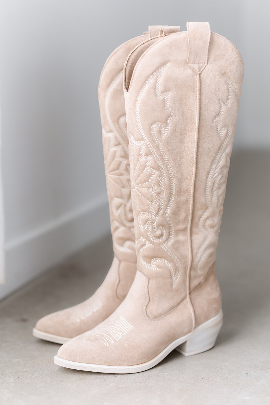 MIA: Kolt Western Boot - Beige