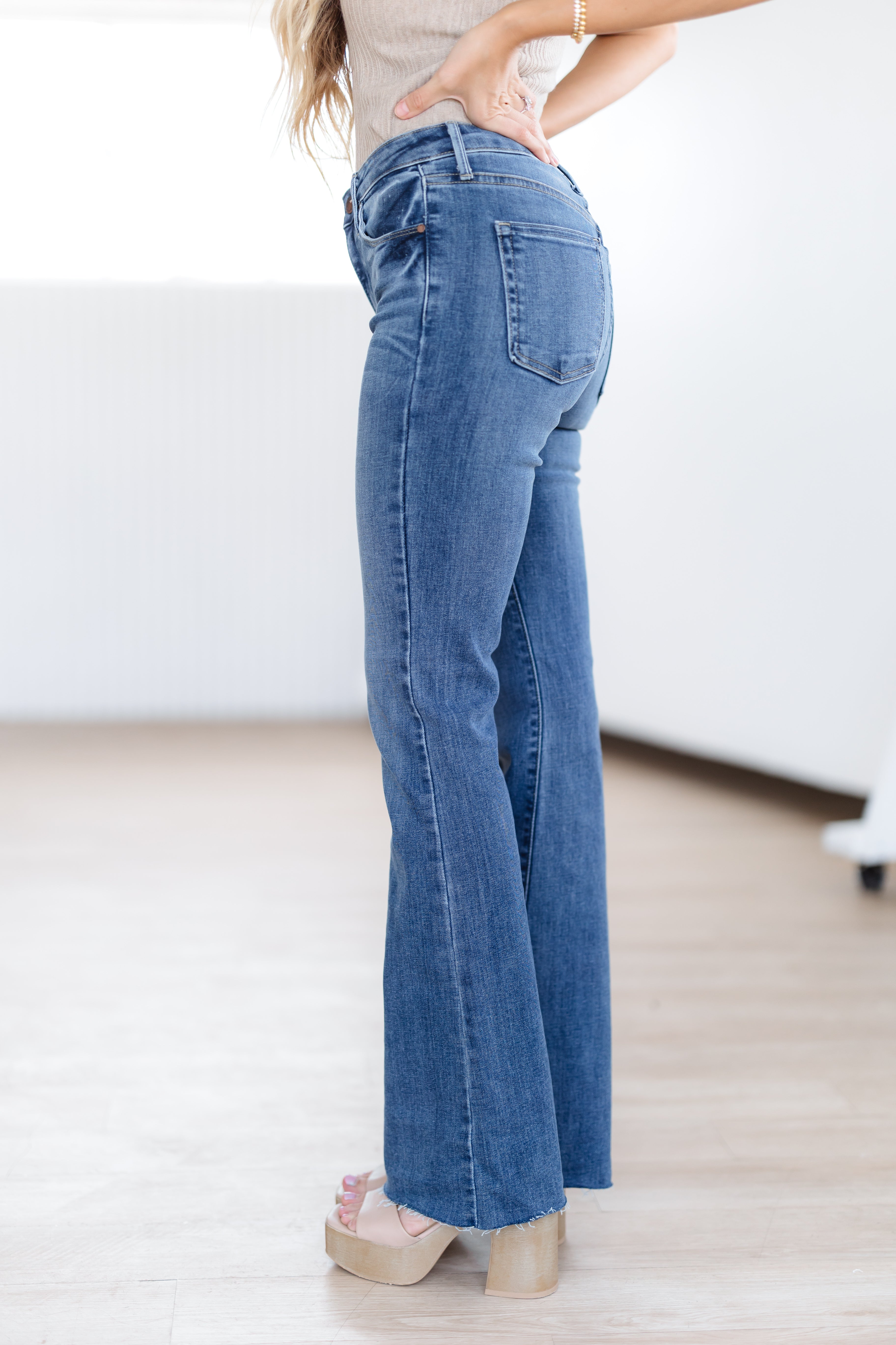Andrew HR Scissor Cut Flare Jeans - Medium Wash