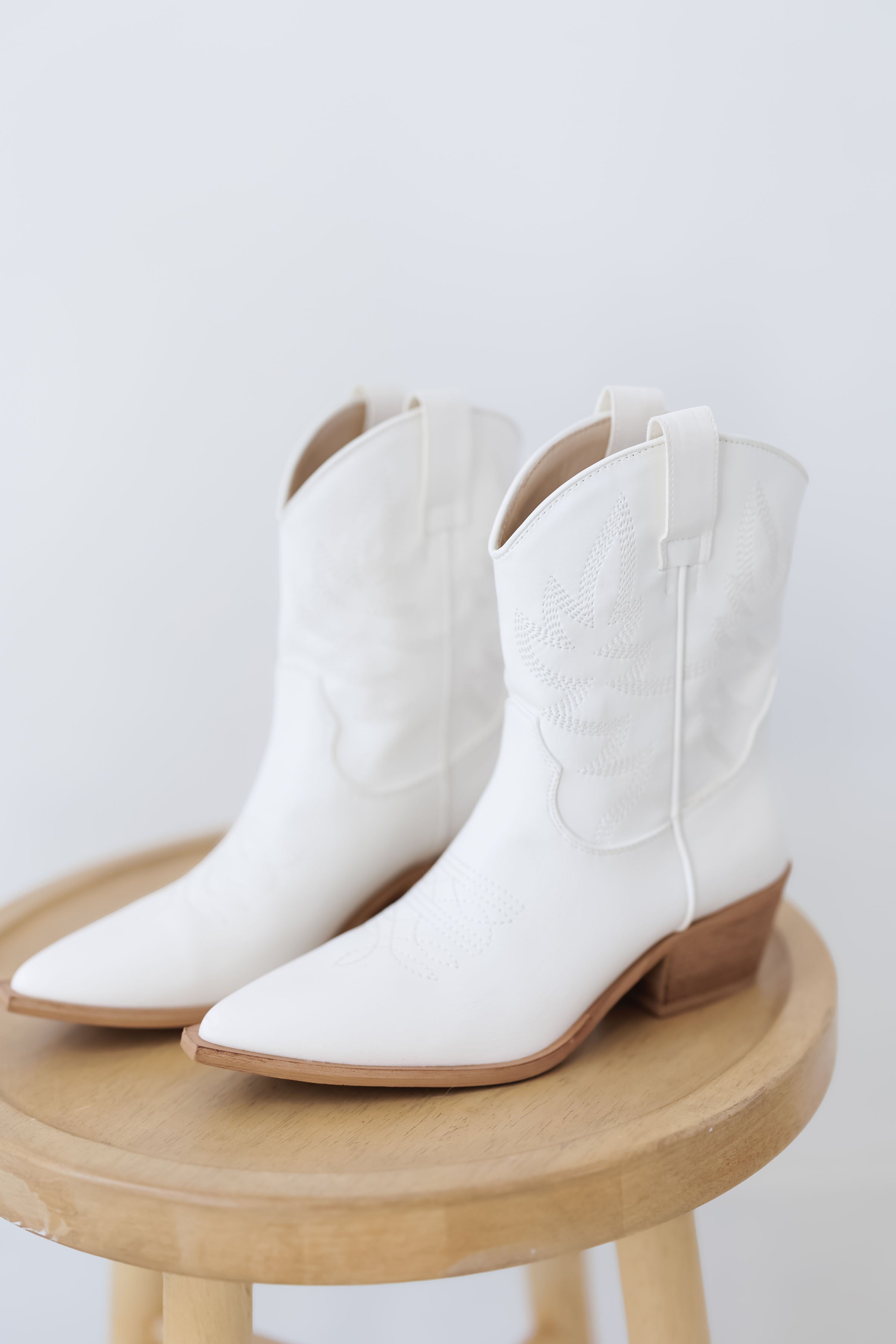 Mi.iM: Claire Boots - White