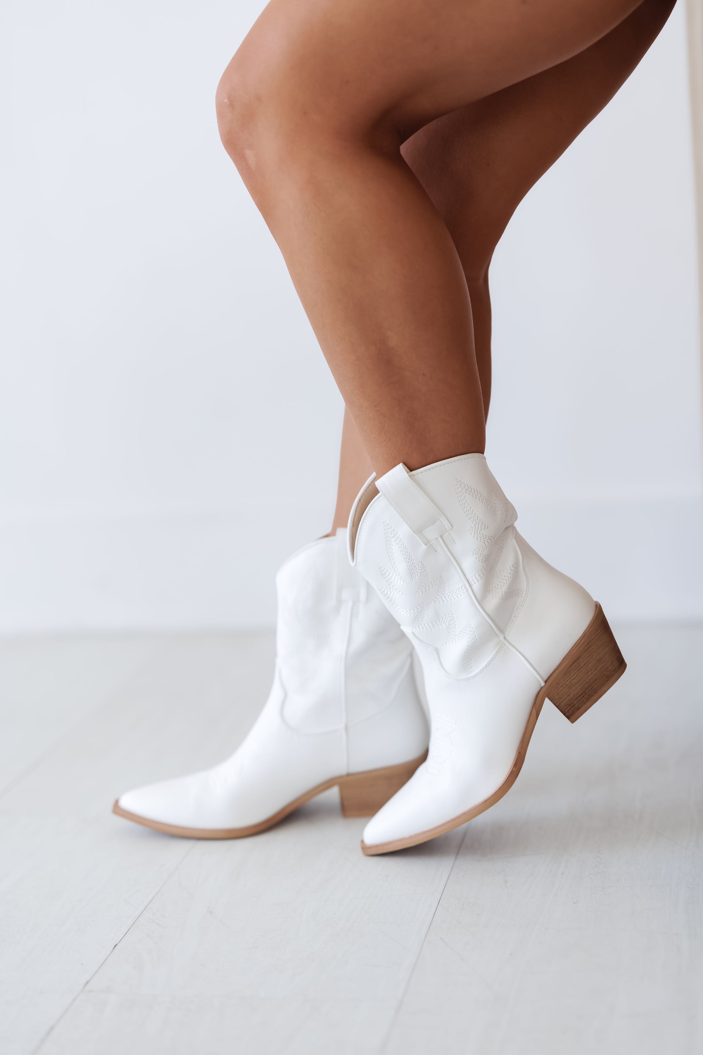 Mi.iM: Claire Boots - White