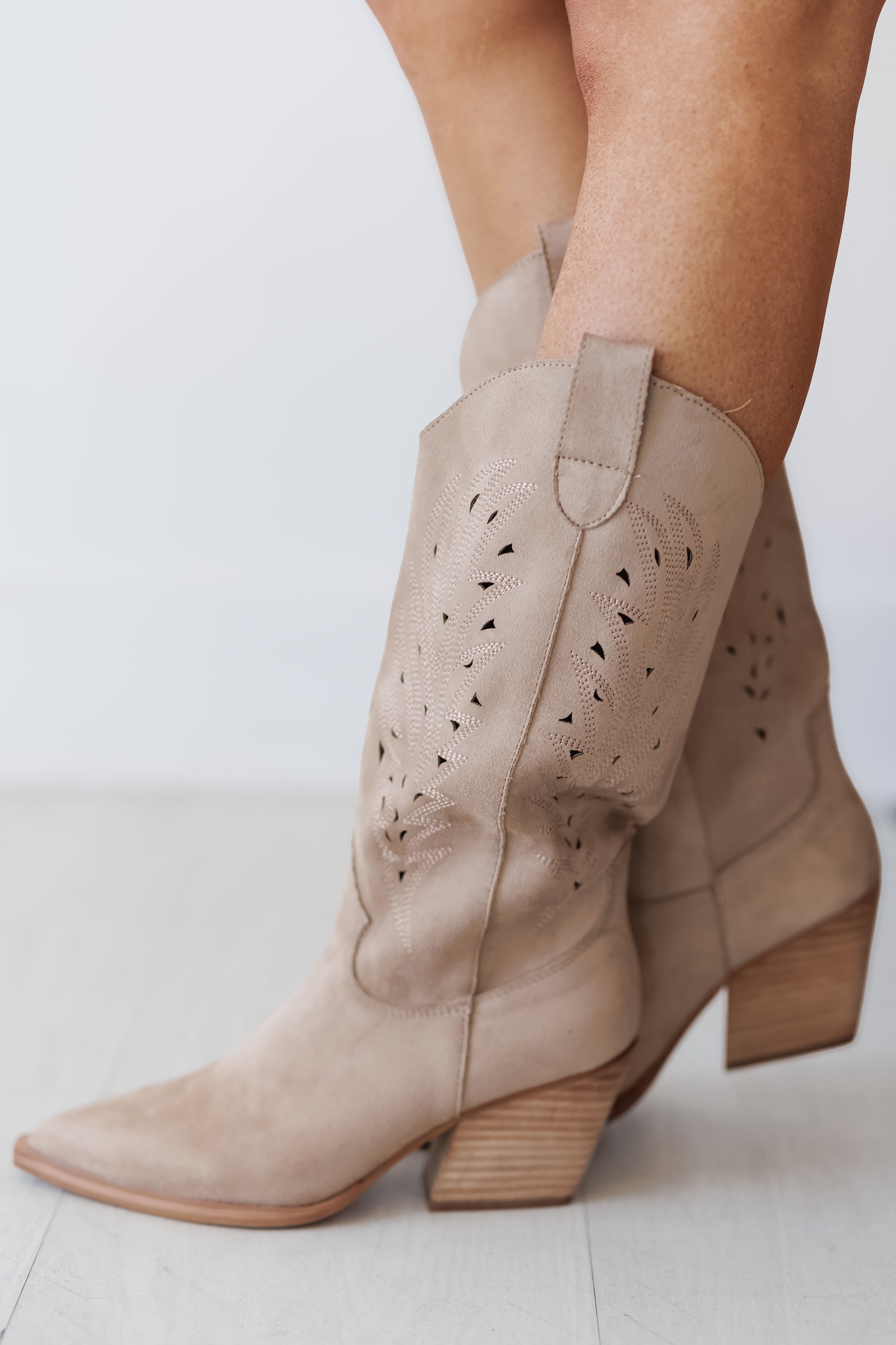 Mi.iM: Olivia Western Boots - Beige