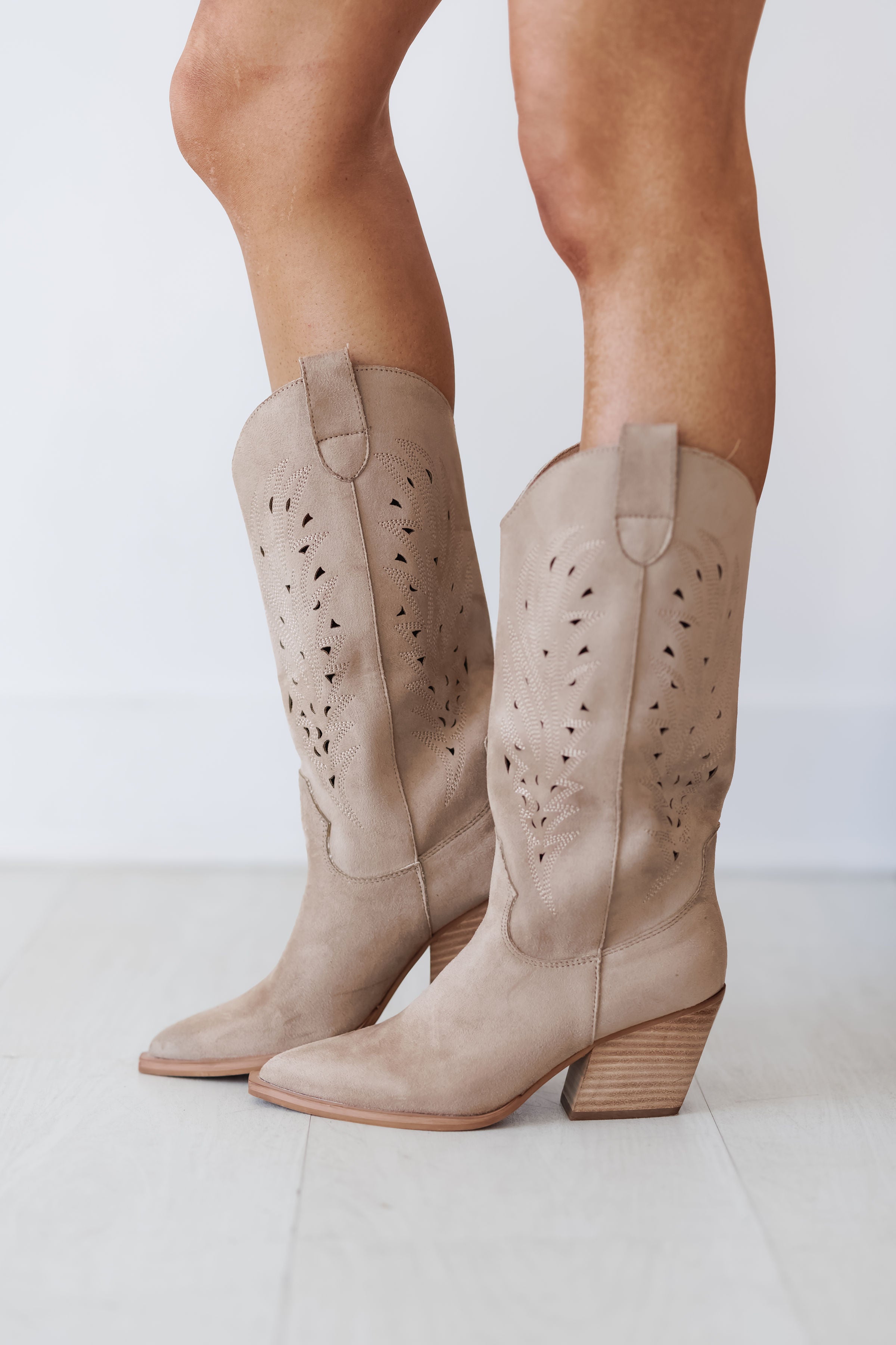 Mi.iM: Olivia Western Boots - Beige