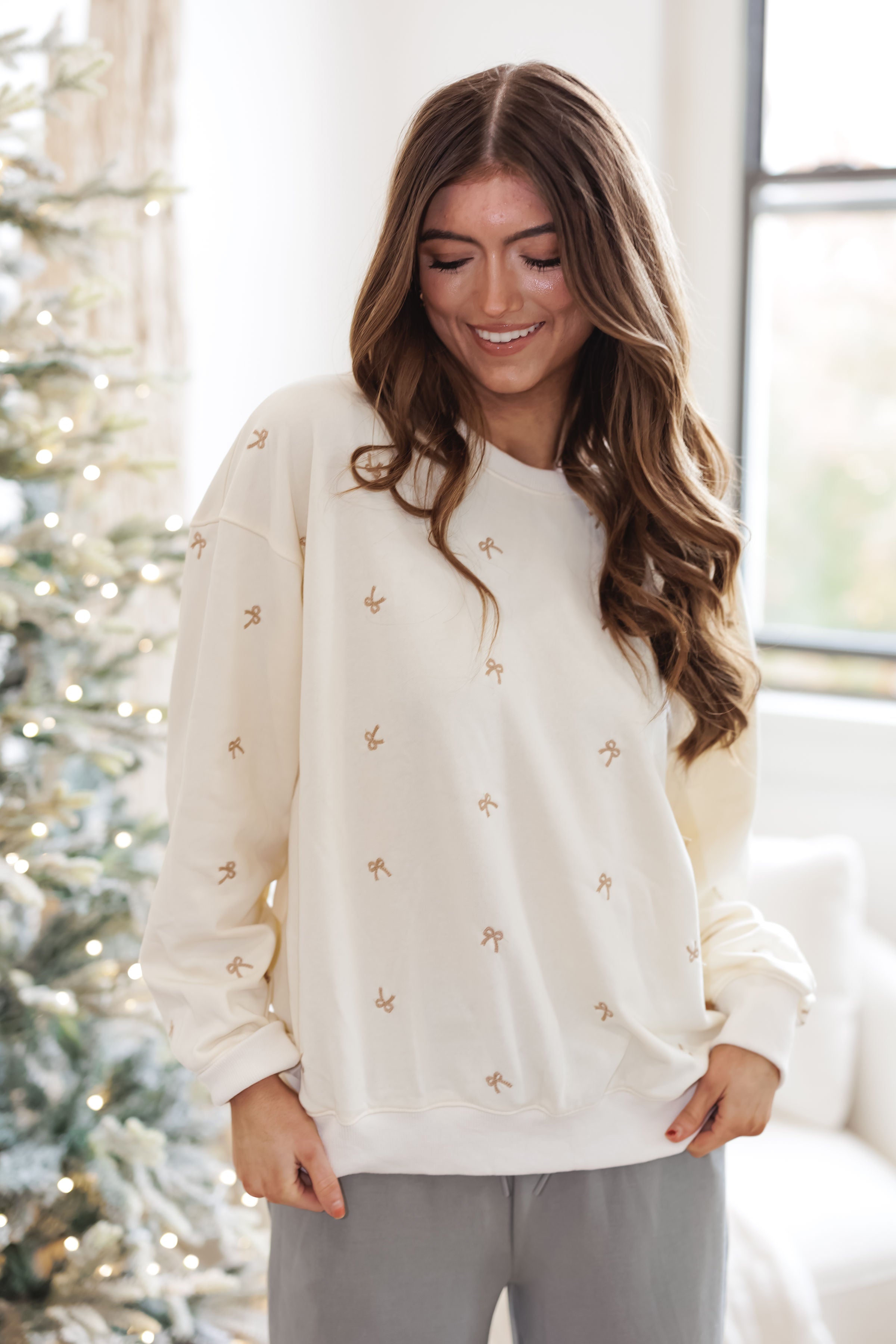 Tie A Ribbon Sweatshirt -Cream/Taupe