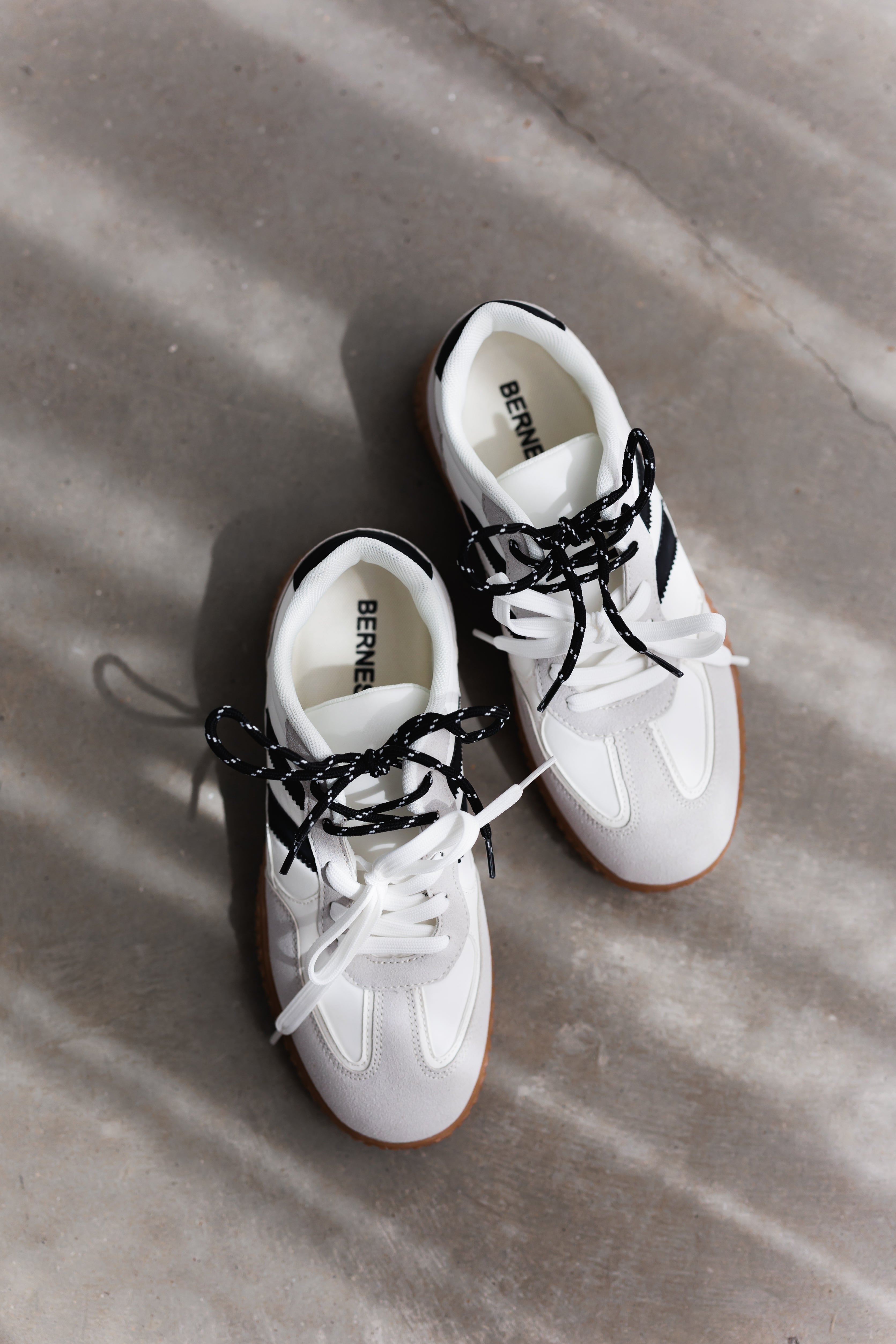 Blakely Sneaker-Beige/Black