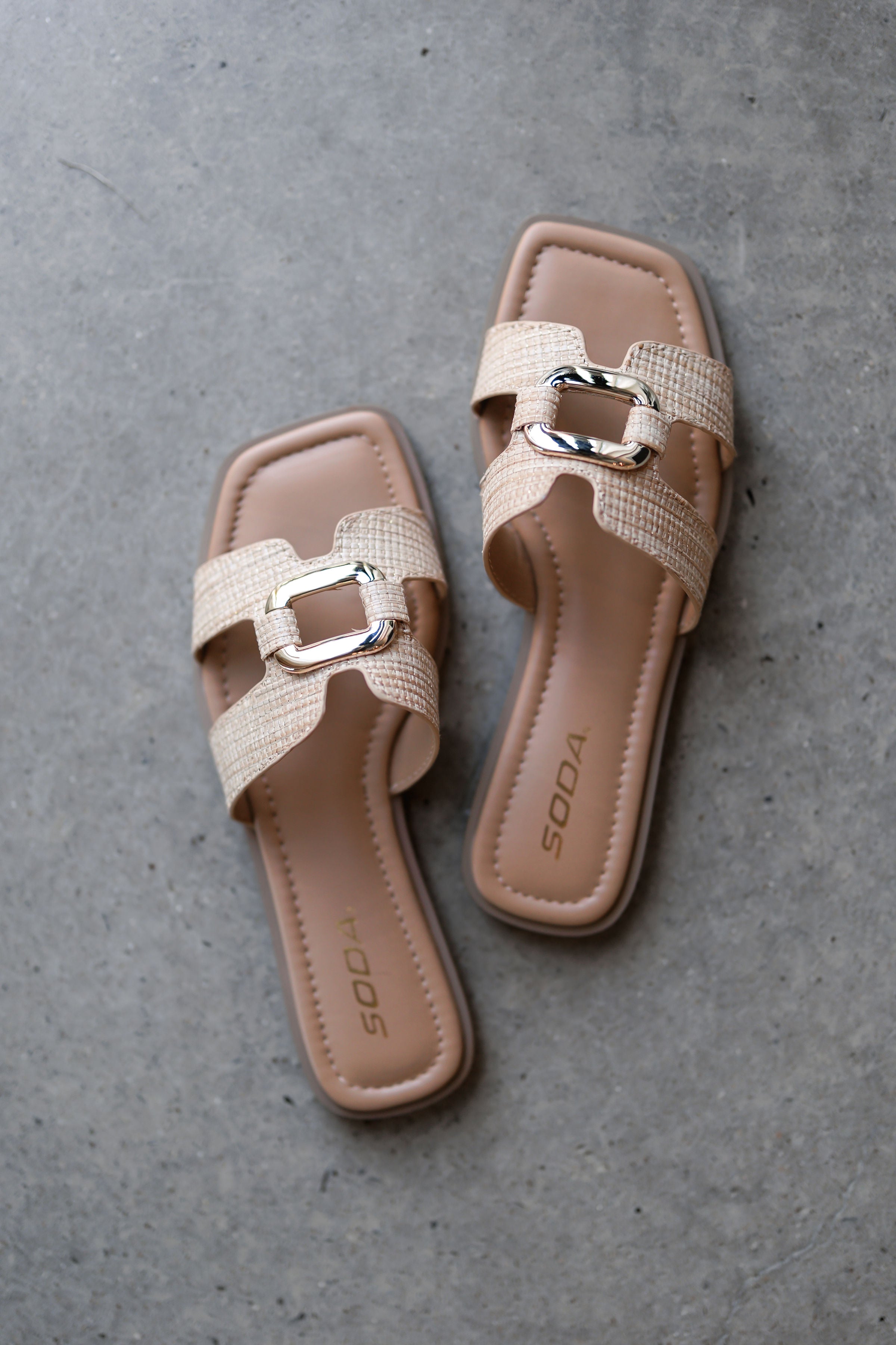 Soda: Feng Sandal - Raffia Natural/Gold