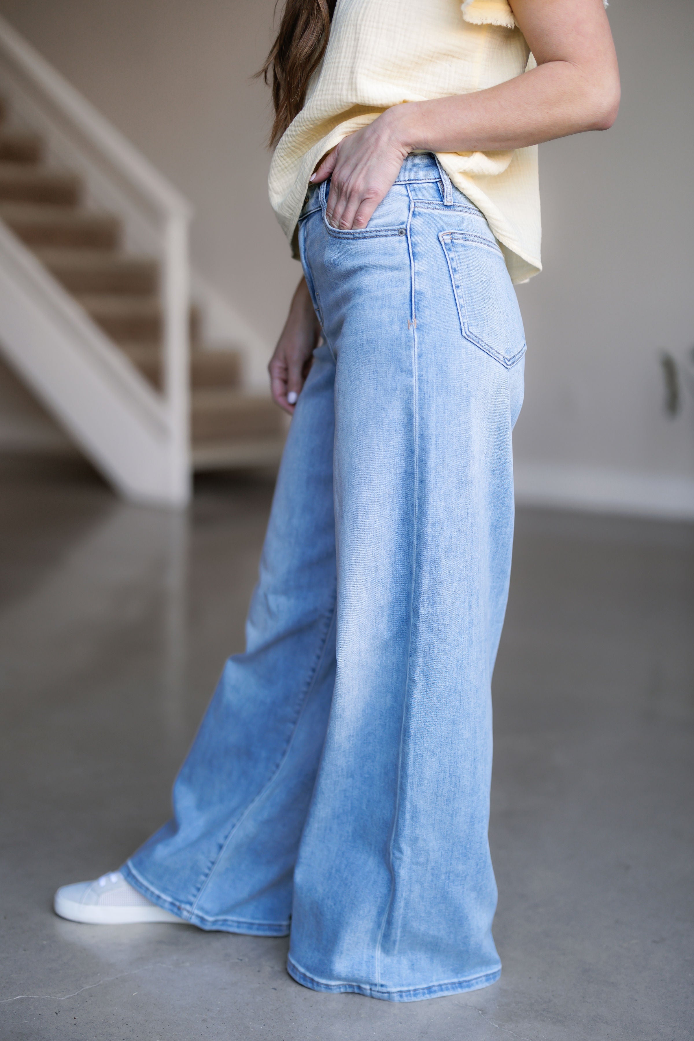 Tye HR Super Wide Leg Jeans