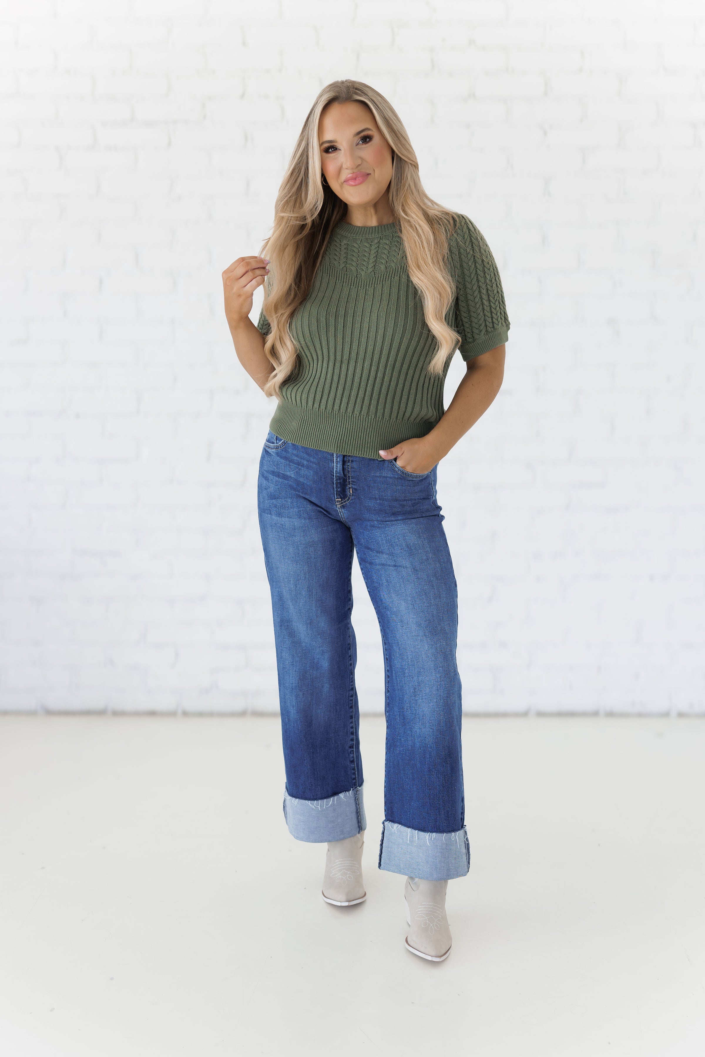 Lead The Way Sweater - Olive