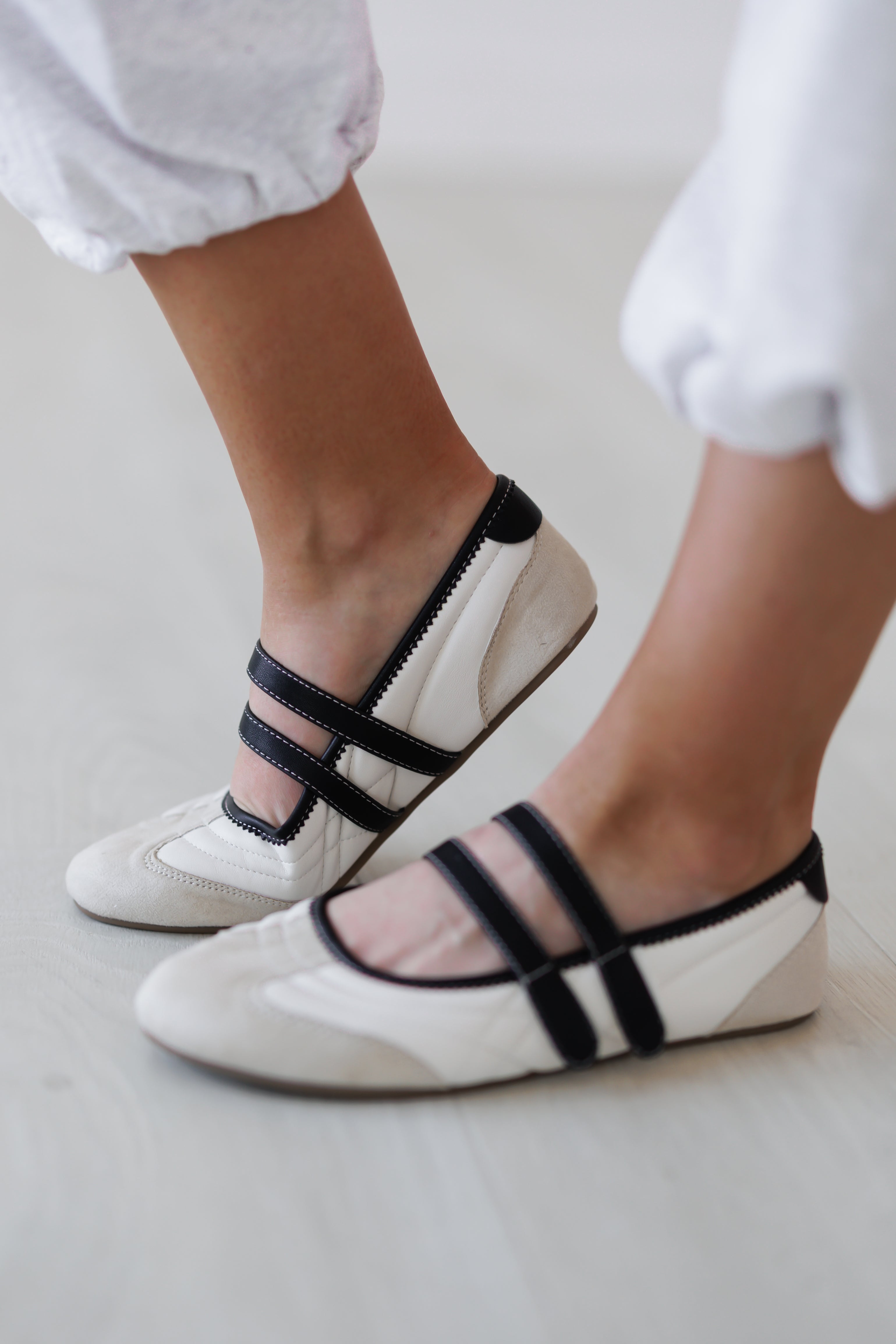 ShuShop: Salome Flat - Bone