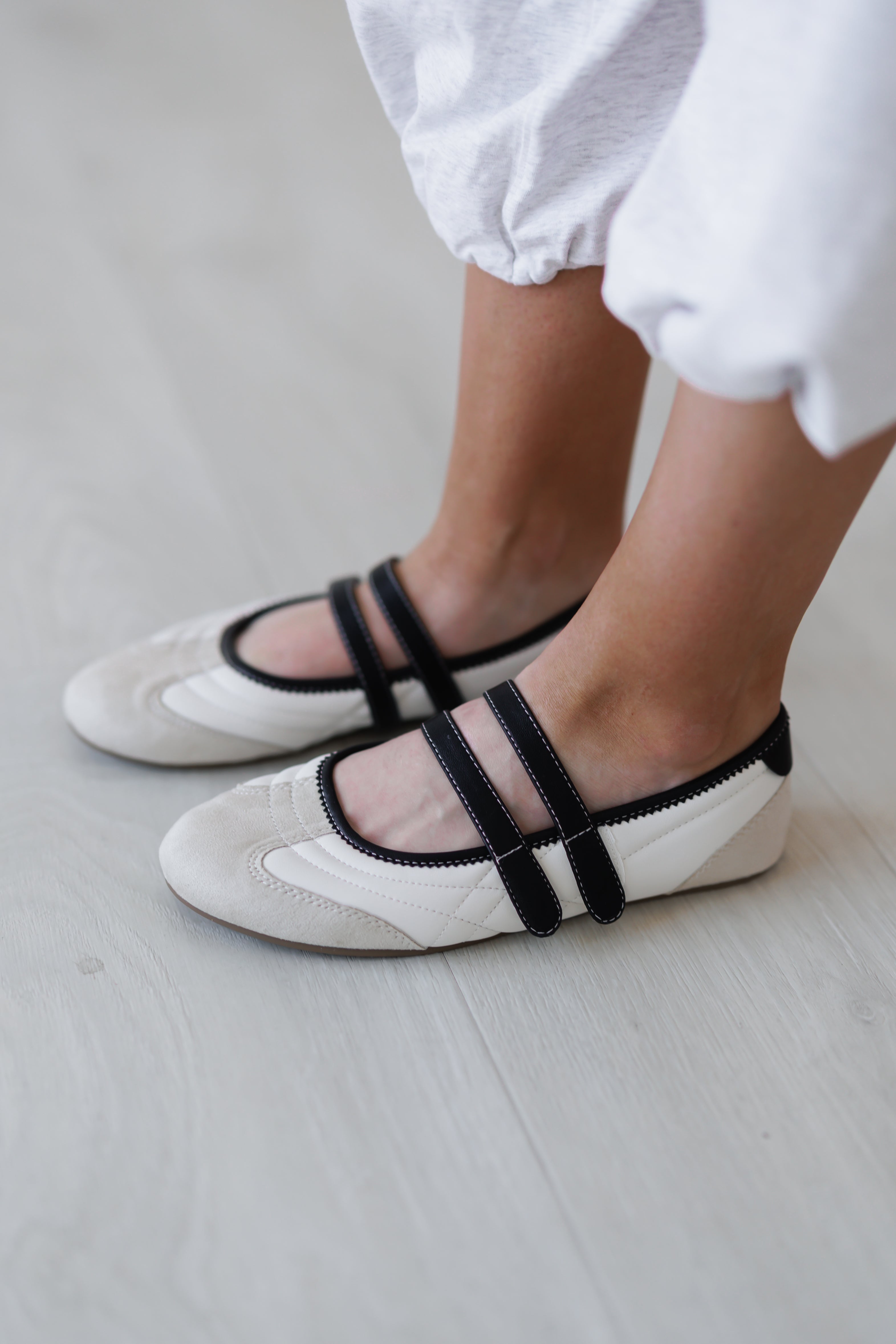 ShuShop: Salome Flat - Bone