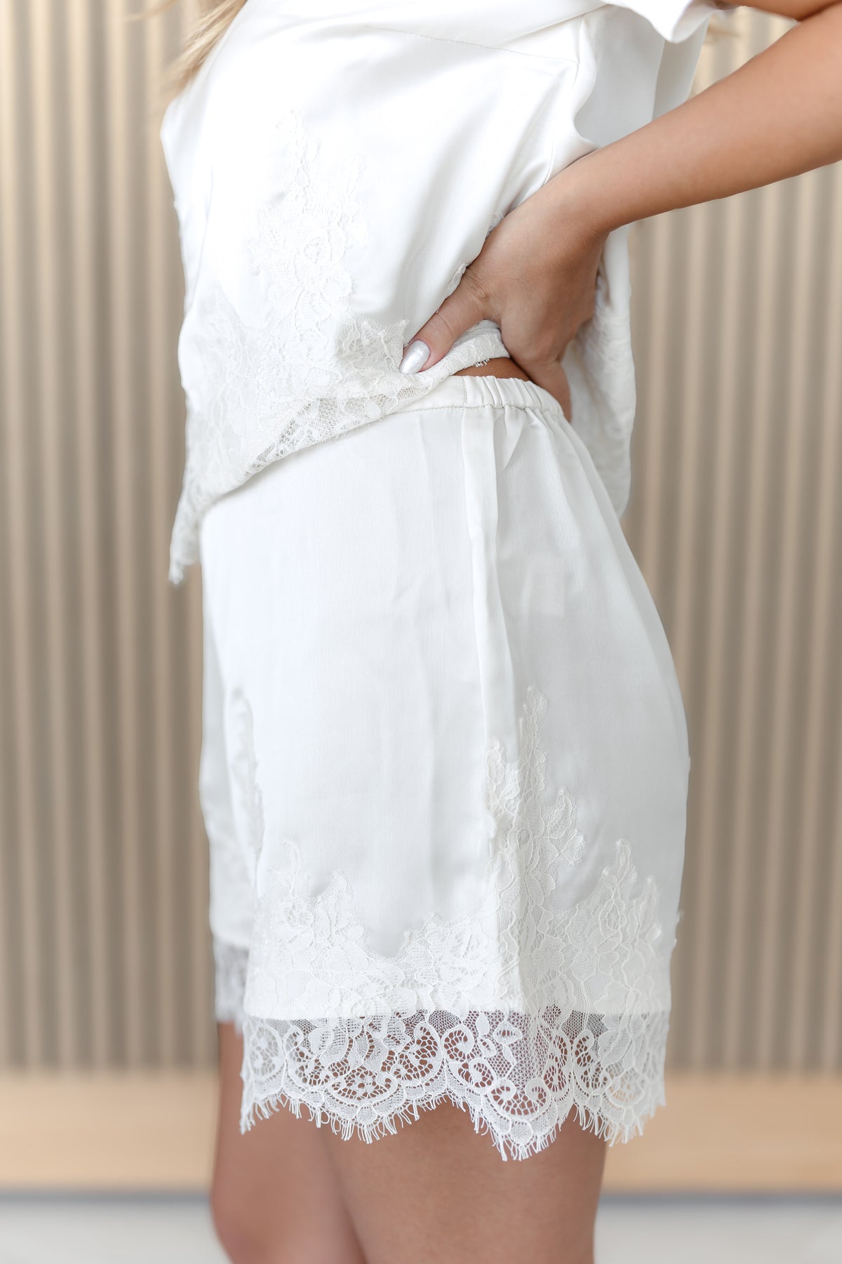 Chill Moment Shorts - Cream