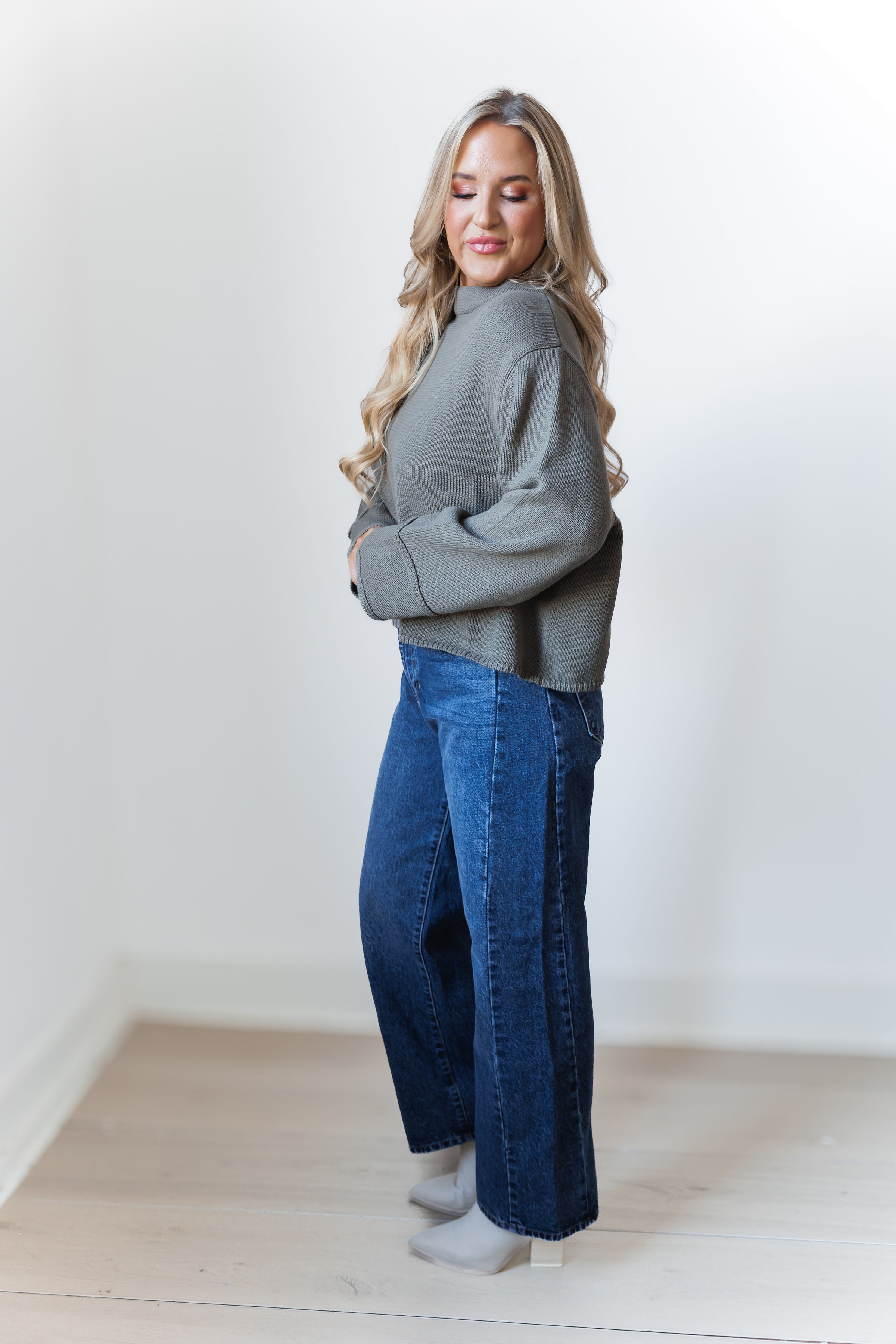 Open Road Sweater - Olive