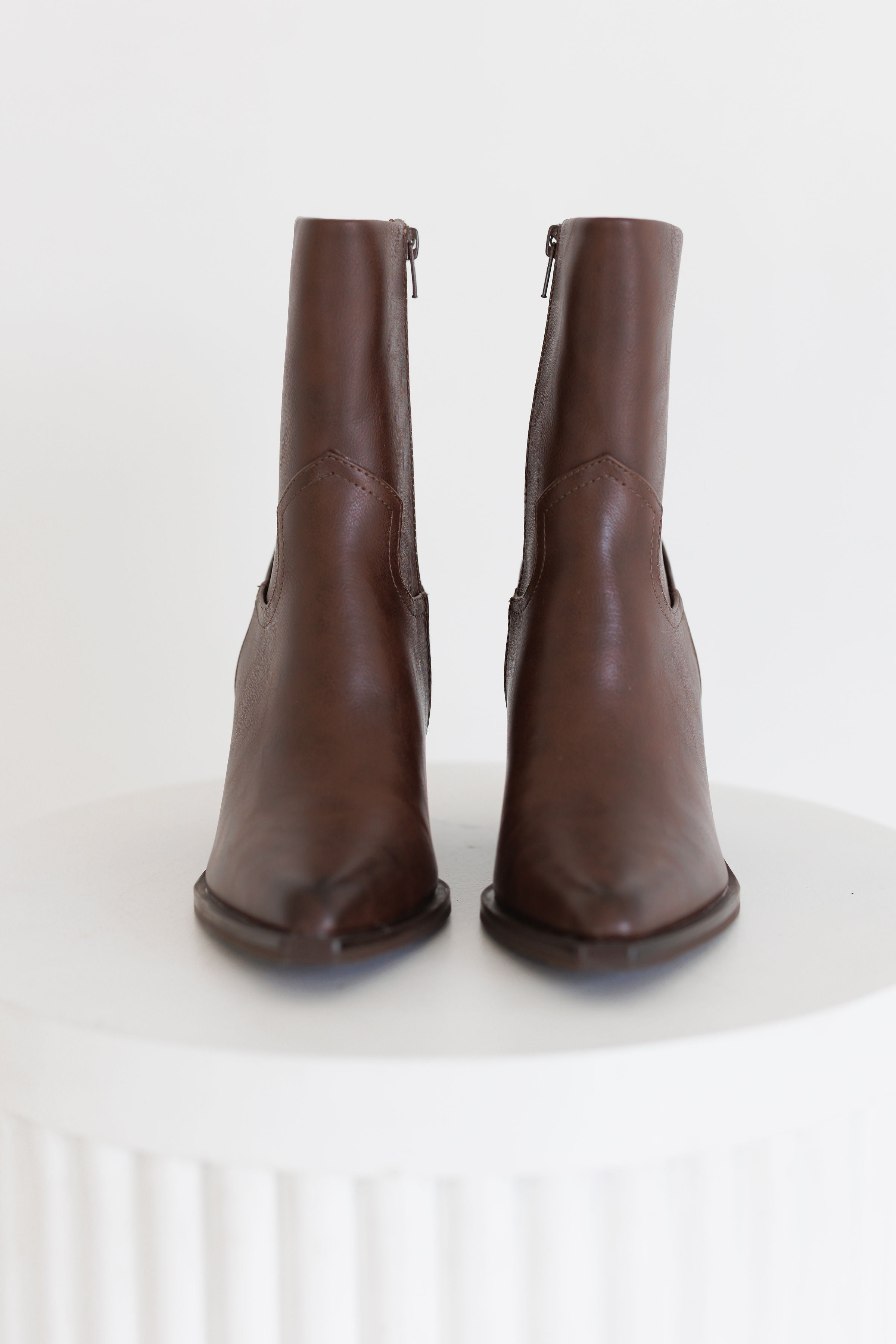 ShuShop: Victoria Boot - Cognac