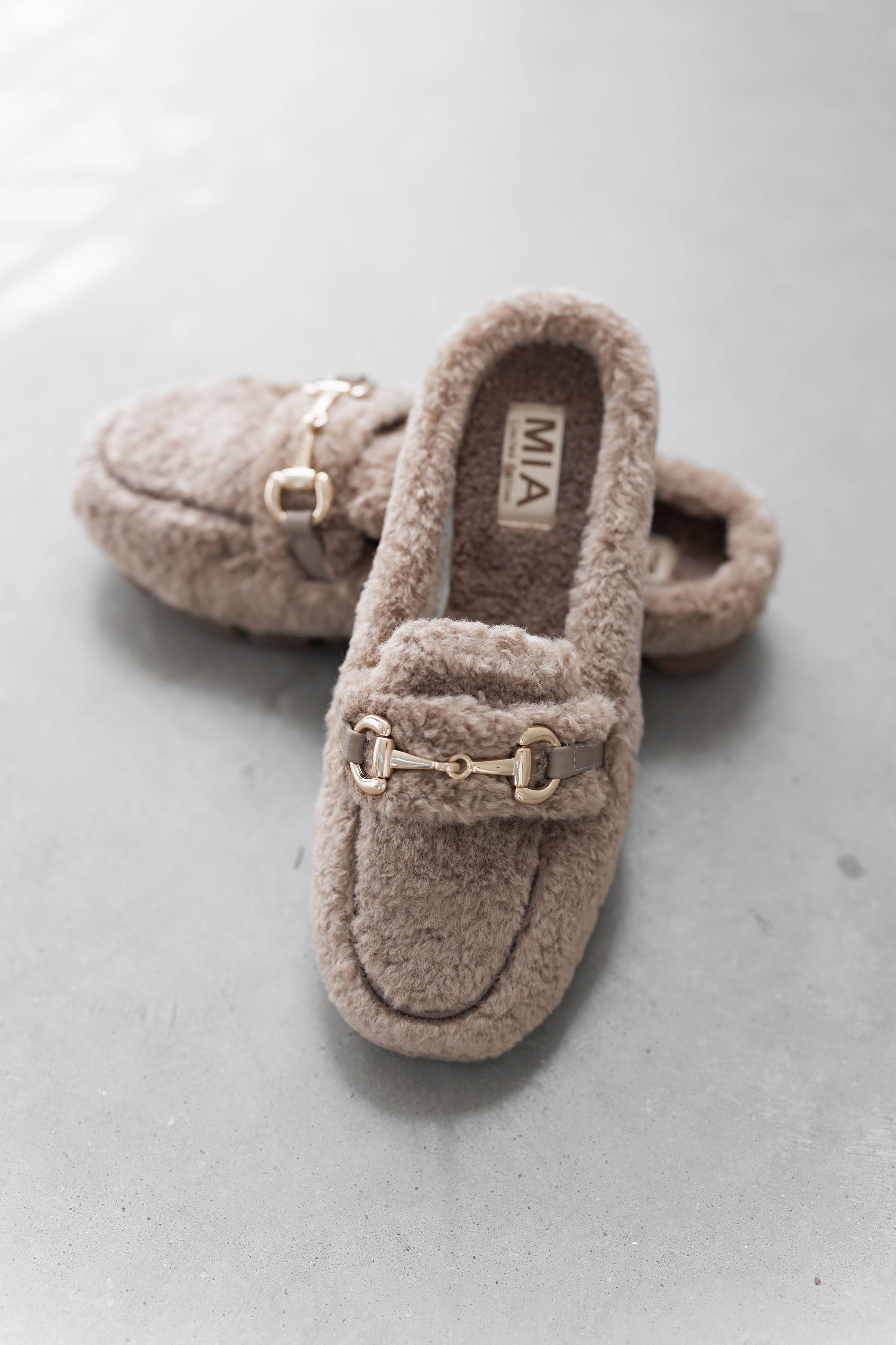 MIA: Cocoa Slippers - Camel