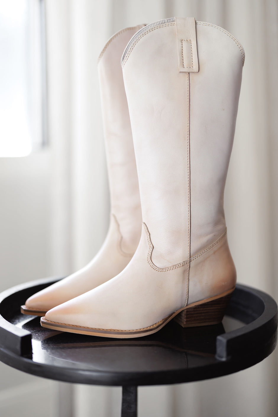 files/LKShoes-5_3c1c8b5d-909b-4522-ad14-dbcadfbbd337.jpg
