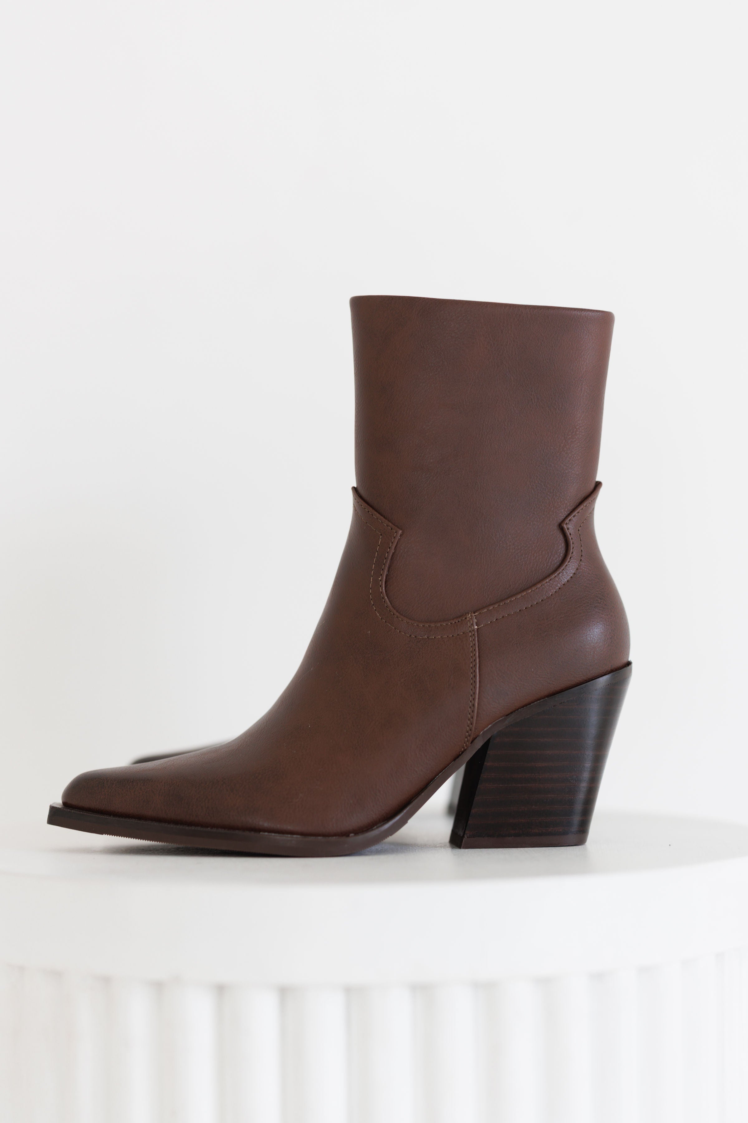 ShuShop: Victoria Boot - Cognac