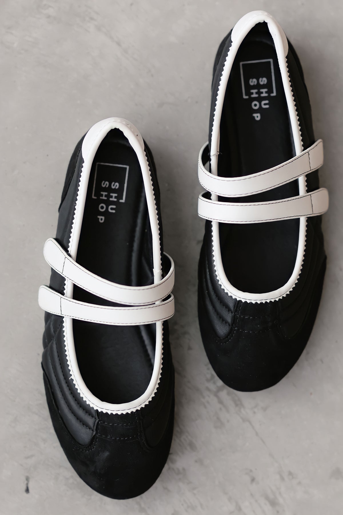 ShuShop: Salome Flat - Black