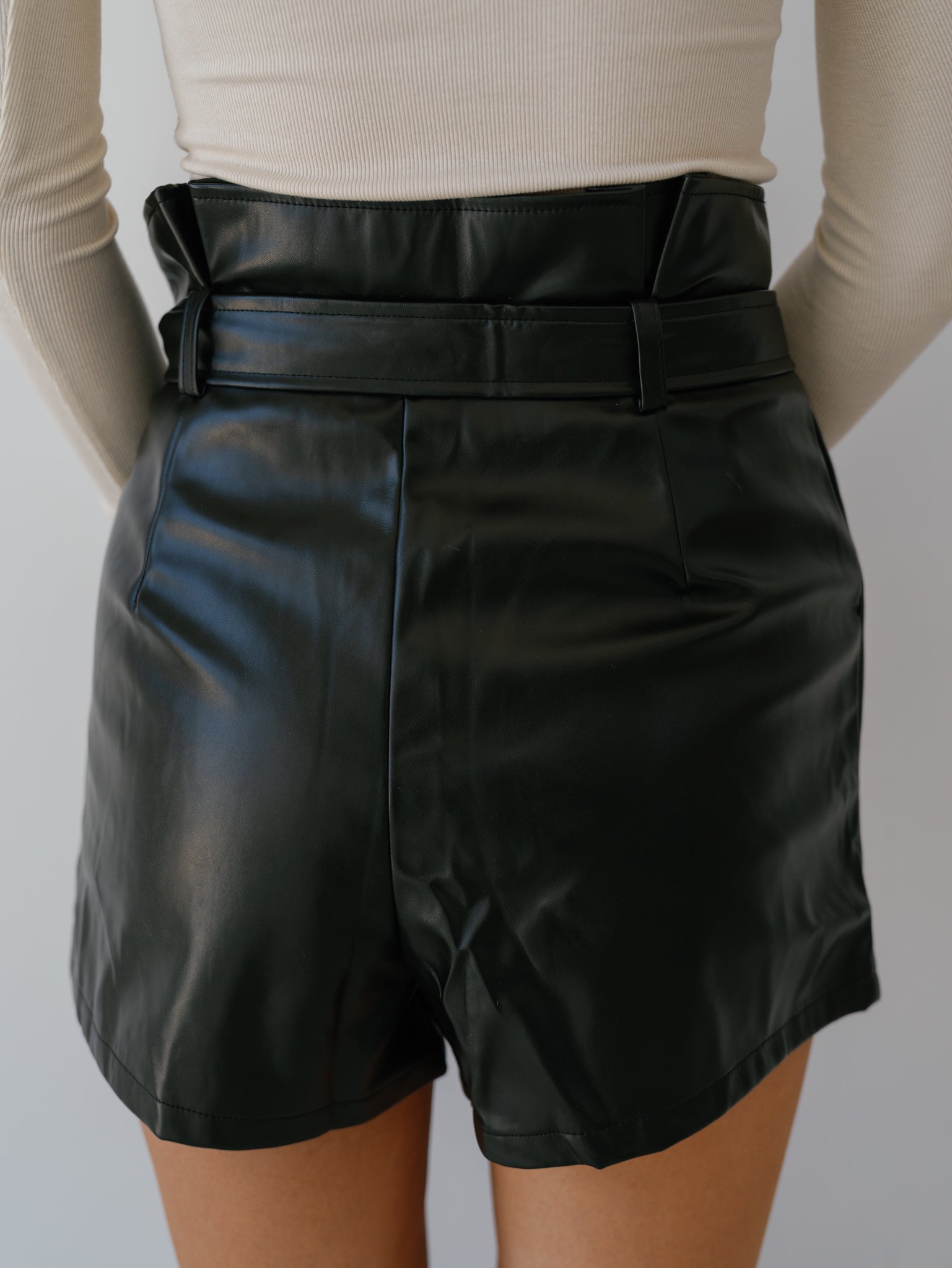 Amari Shorts - Black