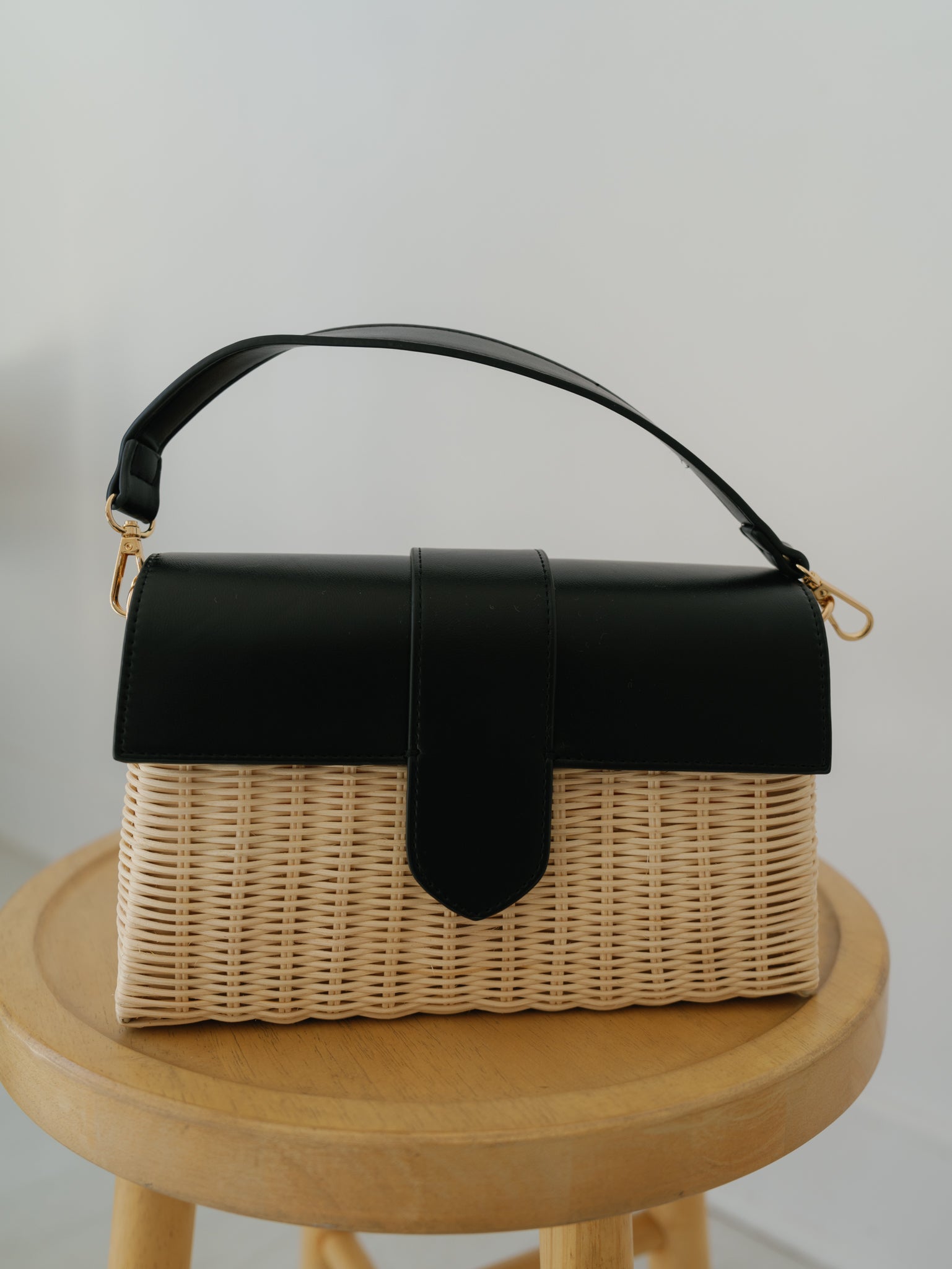 Swanki Crossbody - Black