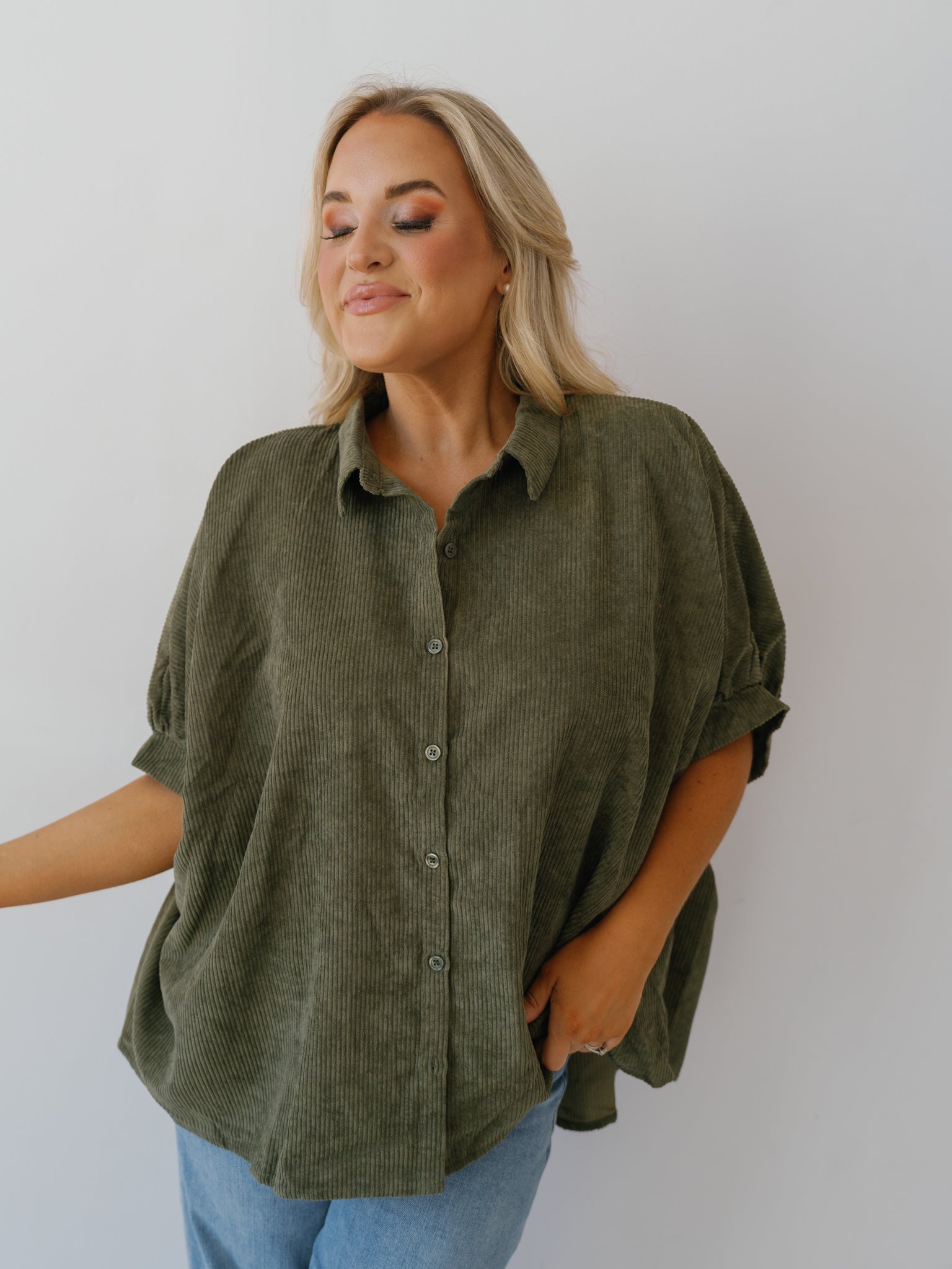 Raelynn Corduroy Top - Olive